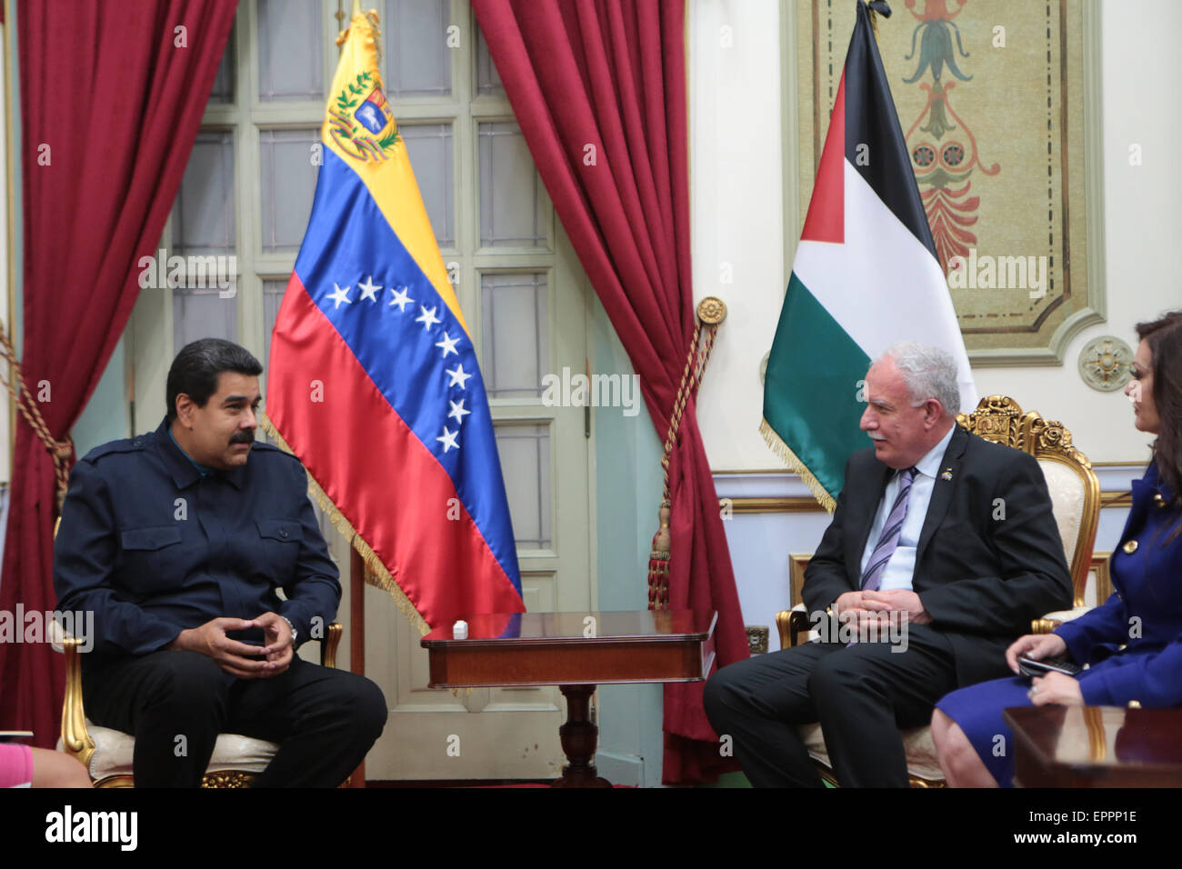 Caracas. 20th May, 2015. Venezuela's President Nicolas Maduro (L) meets with Palestinian Foreign Minister Riyad al-Maliki in Caracas May 20, 2015. © Venezuela's Presidency/AVN/Xinhua/Alamy Live News Stock Photo