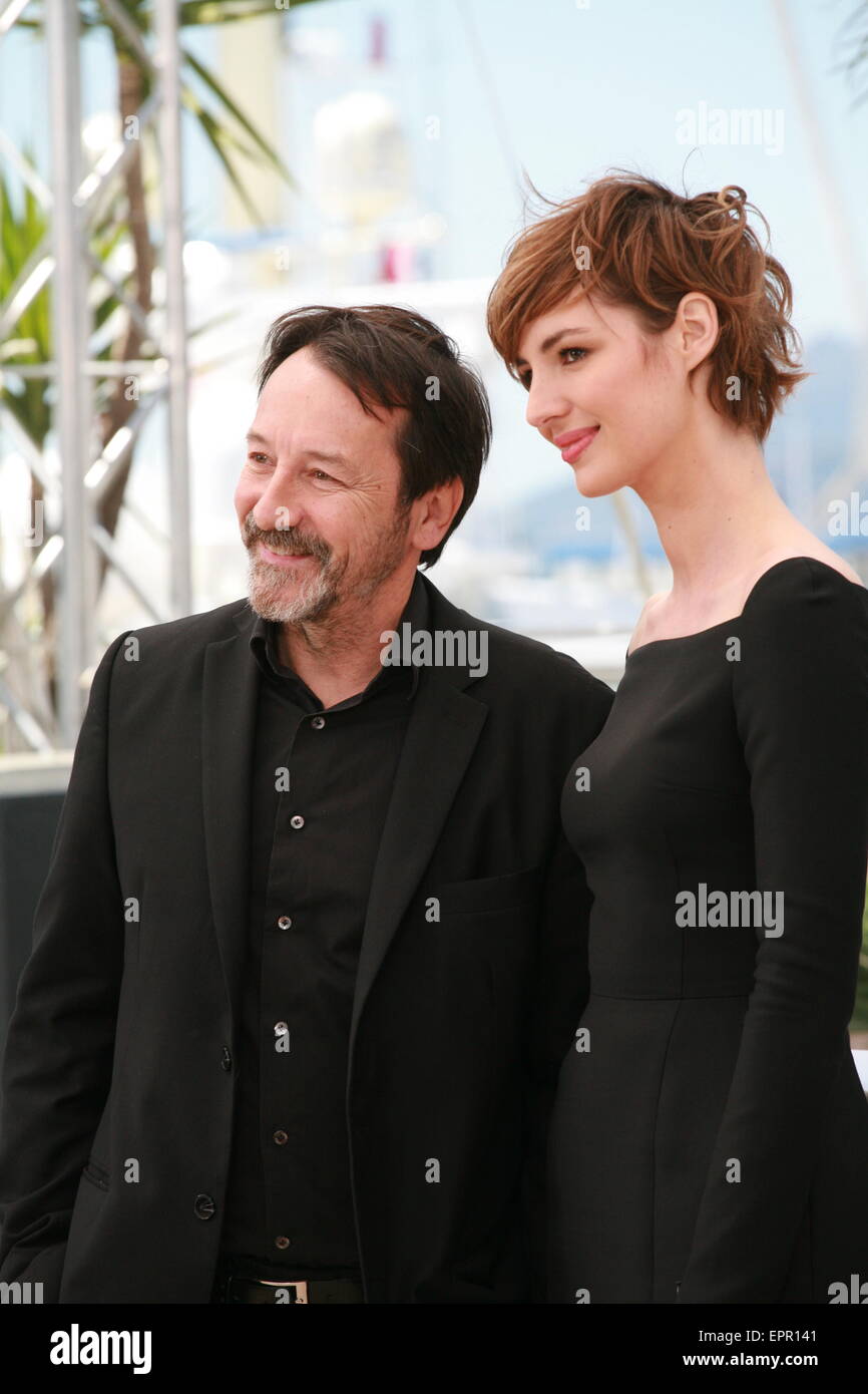 Cannes, France. 20th May, 2015.Actor Jean-Hugues Anglade and actress Louise Bourgoin at the Je Suis Un Soldat Ð I Am A Soldier film photo call at the 68th Cannes Film Festival Tuesday May 20th 2015, Cannes, France. Credit:  Doreen Kennedy/Alamy Live News Stock Photo