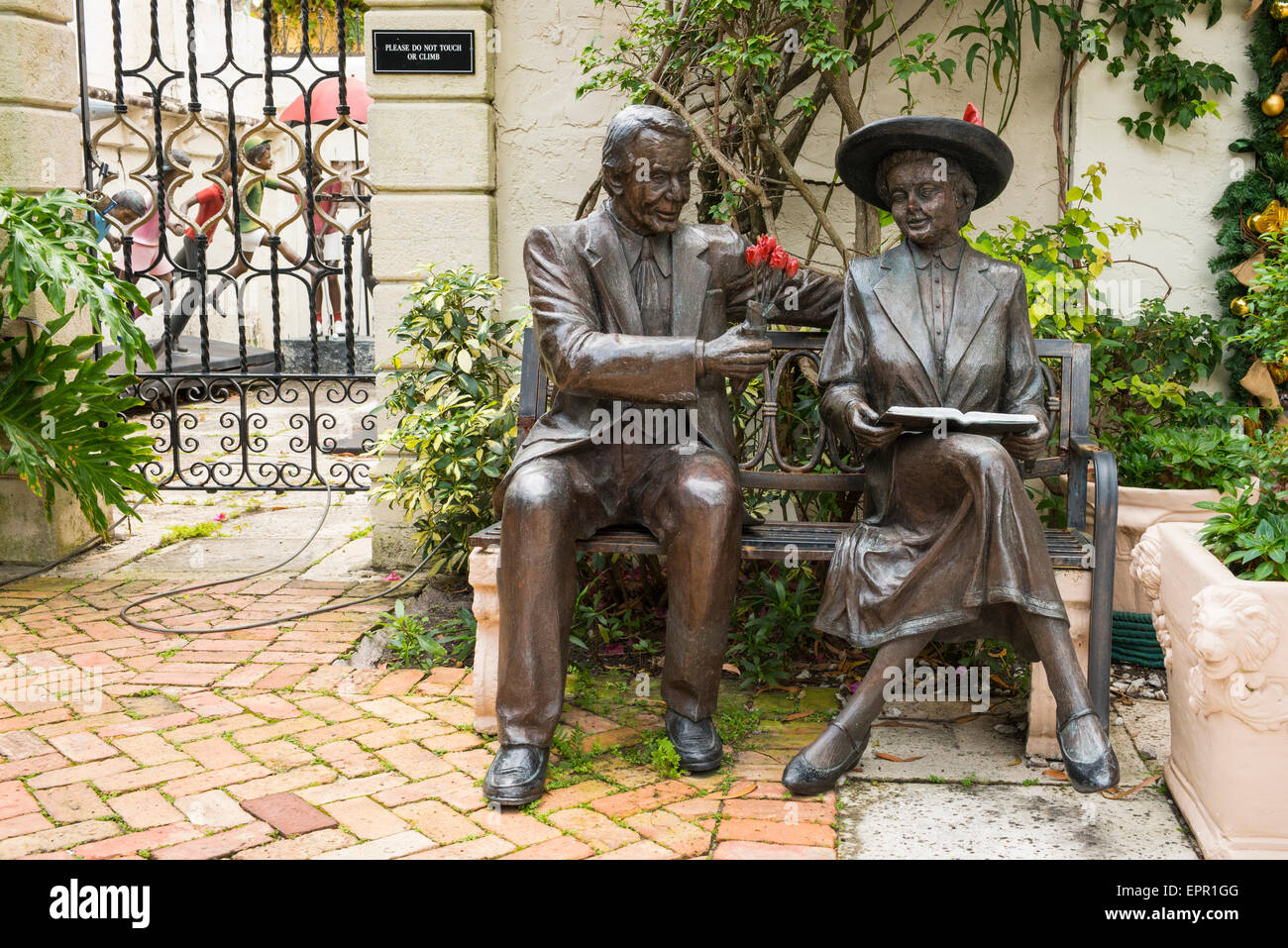 Florida Palm Beach Worth Avenue art work artwork bronze statues figures