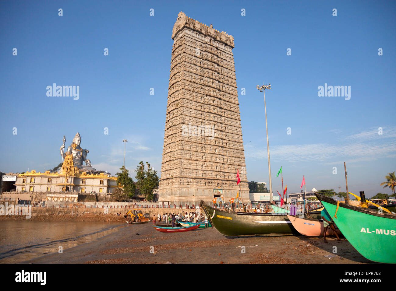 giant gopura and Lord Shiva statue at Murudeshwar temple at the beach in  Murudeshwar, Karnataka, India, Asia Stock Photo