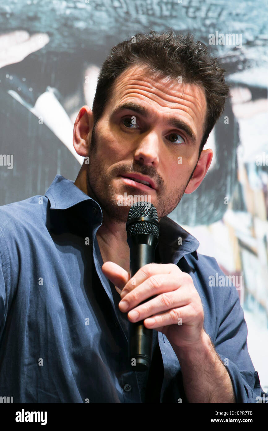 Tokyo, Japan. 21st May, 2015. Actor Matt Dillon speaks during the talk show of the mystery drama 'Wayward Pines' at the United Cinemas in Toyosu area on May 21, 2015, Tokyo, Japan. Dillon and Shyamalan are in Japan to promote simultaneous worldwide launch of the mystery drama through the FOX channel. Wayward Pines is an American television series based on the novel Pines by Blake Crouch. Credit:  Rodrigo Reyes Marin/AFLO/Alamy Live News Stock Photo