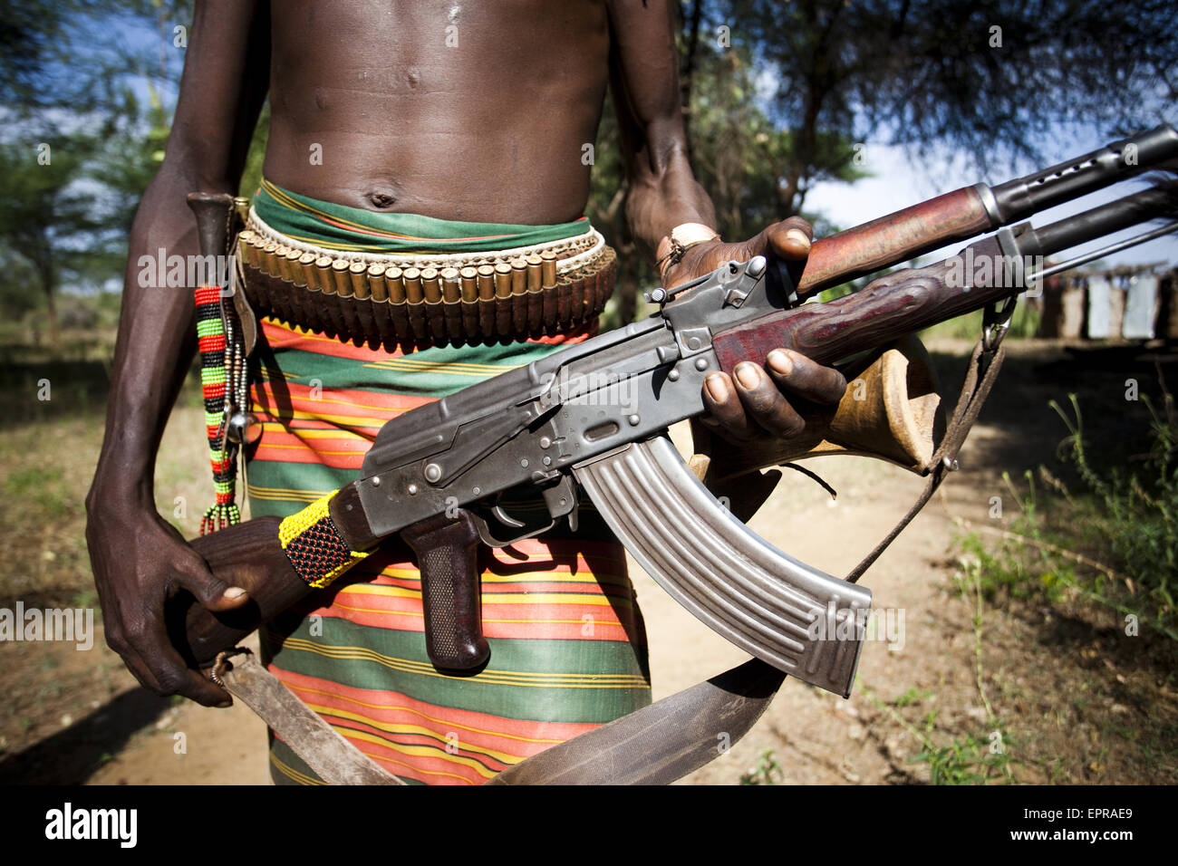 Легендарные автоматы. Автомат Калашникова АК-47. AK 47 автомат. АК-74 Сомали. Автомат Калашникова в Африке.