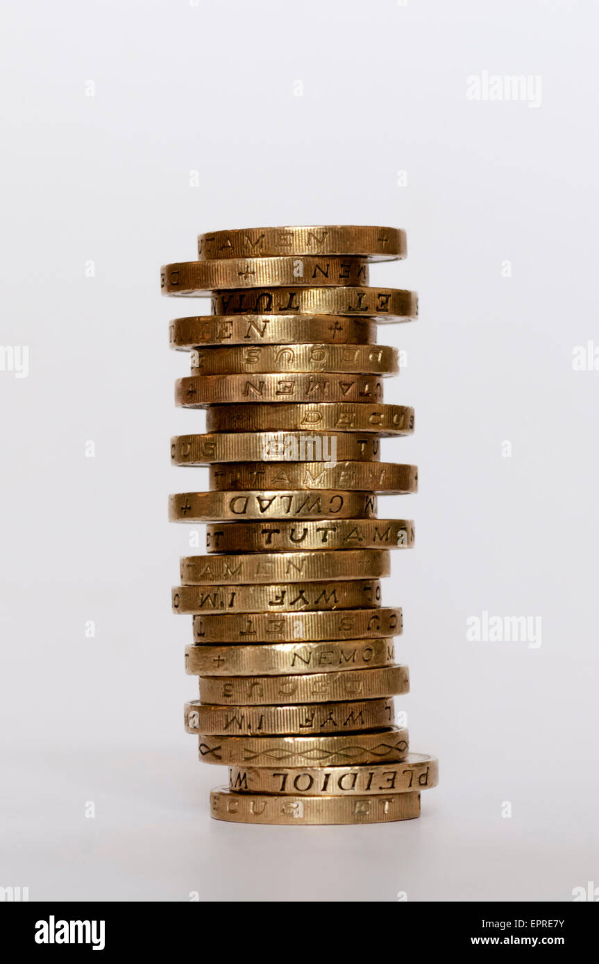Pile of pound coins hi-res stock photography and images - Alamy