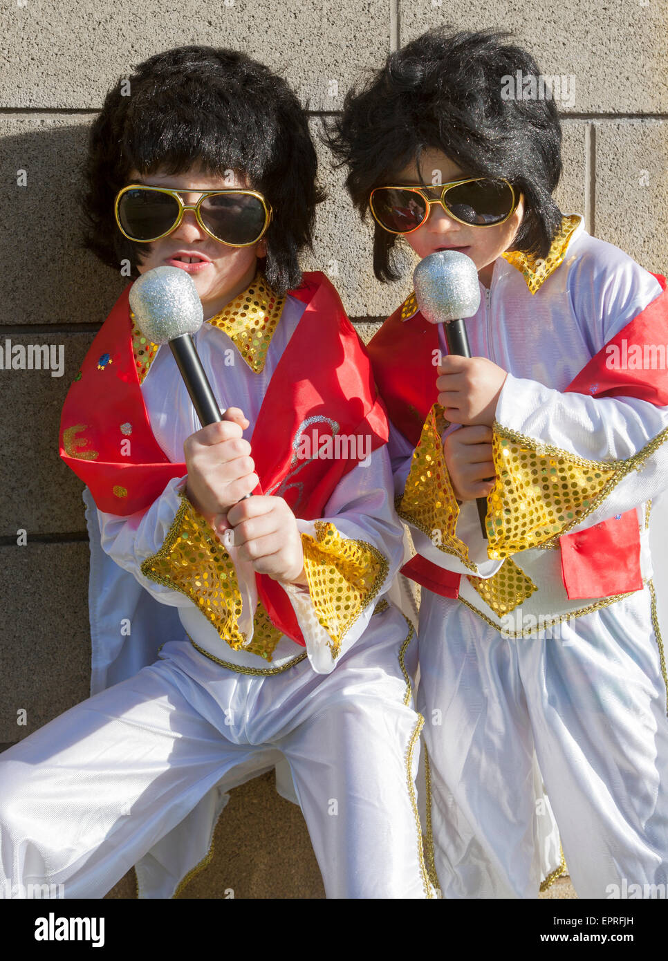 Elvis presley costume hi-res stock photography and images - Alamy