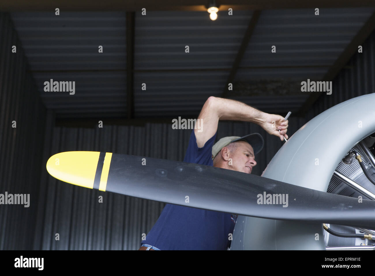 Airplane mechanic world war ii hi-res stock photography and images - Alamy
