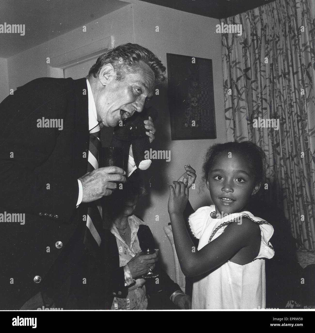 PETER FINCH with daughter Diana at Hermione Baddeley, who has gained