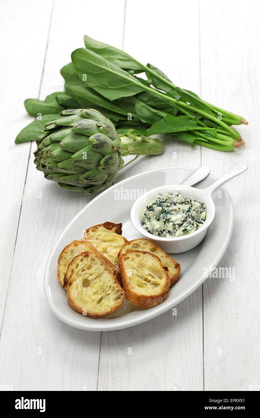 artichoke spinach dip, healthy vegetarian food Stock Photo
