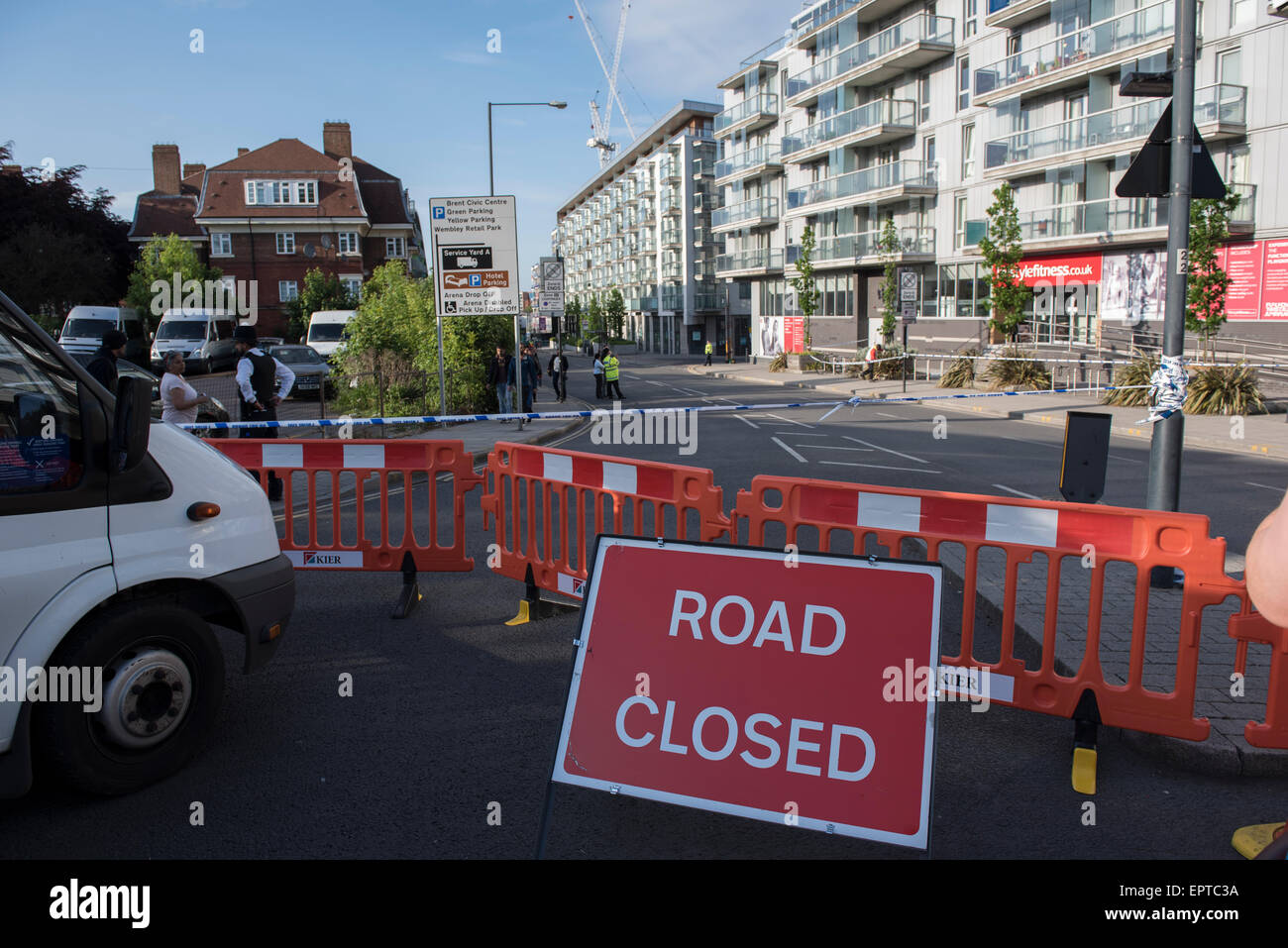 London, UK. 21st May 2015. Roads cordoned off and emergency responders close to Wembley Stadium after WWII bomb found on building site. Credit:  Peter Manning/Alamy Live News Stock Photo