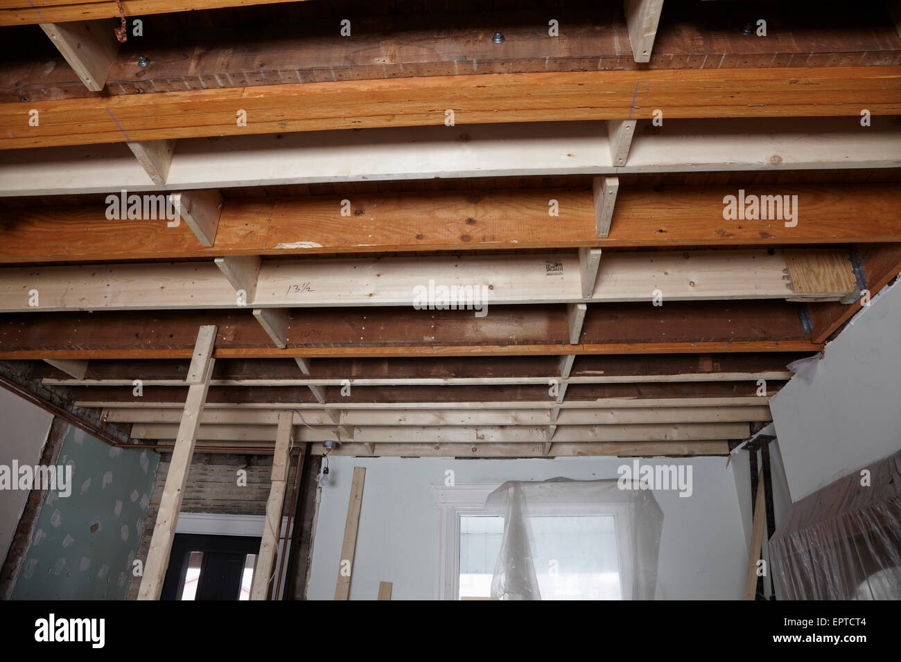 Ceiling joists hires stock photography and images Alamy