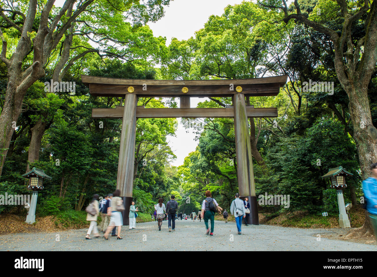 Large traditional gate into a park in Japan Stock Photo