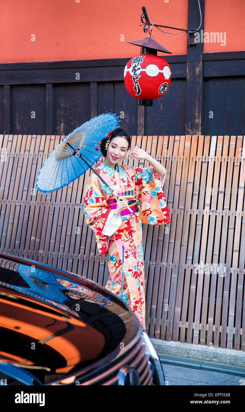 Geisha parasol hi-res stock photography and images - Alamy