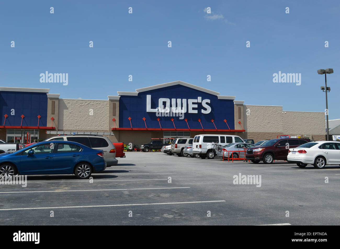 A Lowe's home improvement store. Stock Photo