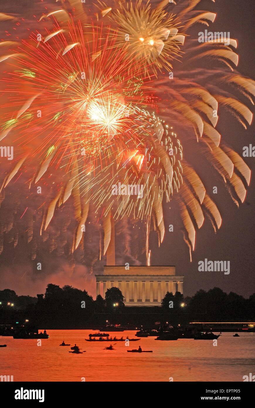 Washington DC. 7042007 The annual 4th of July fireworks show in