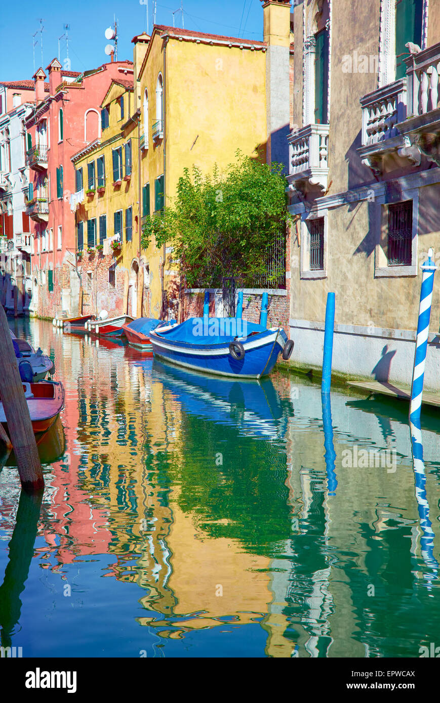 Water canals italy hi-res stock photography and images - Alamy