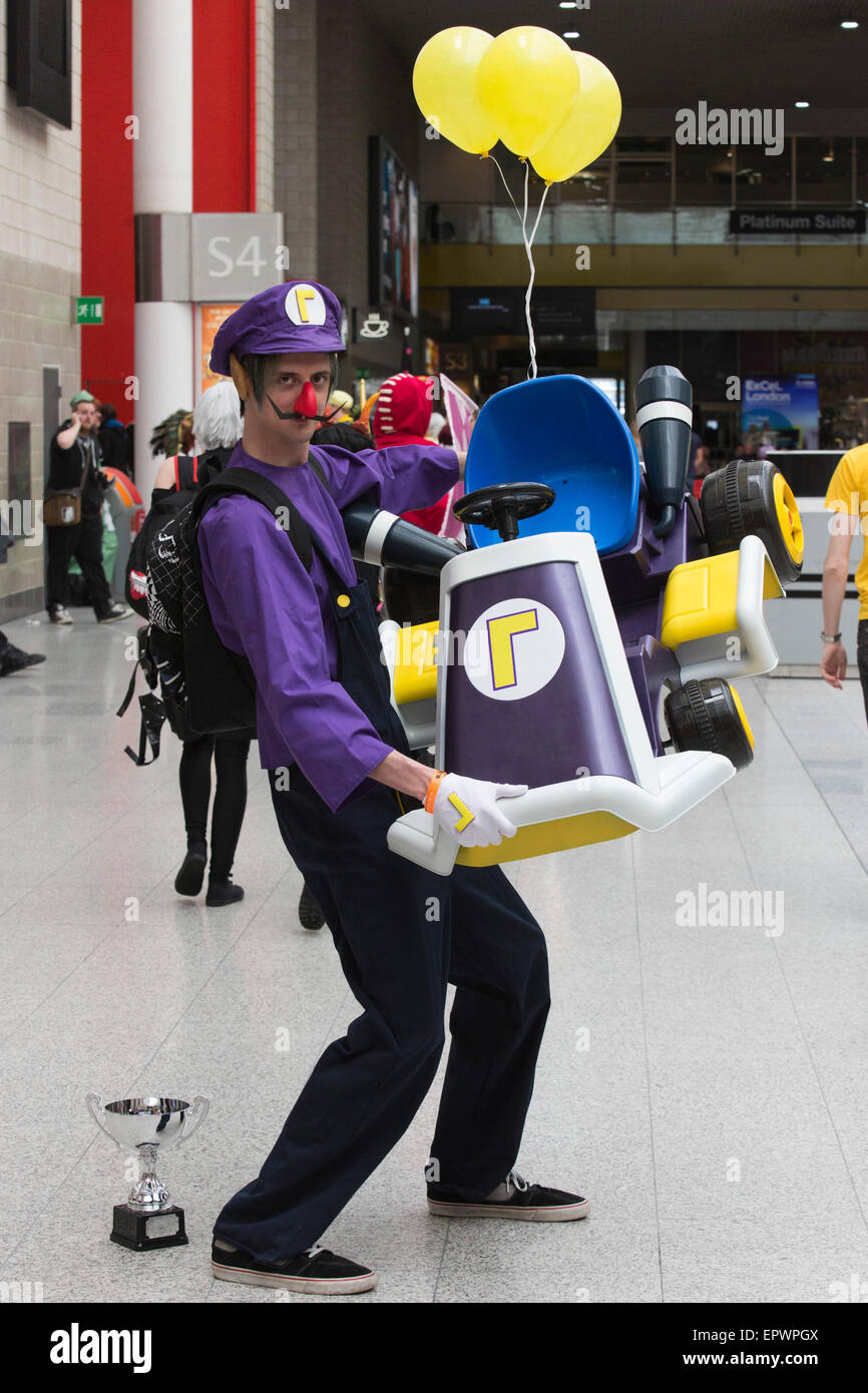 Super mario cosplay hi-res stock photography and images - Alamy