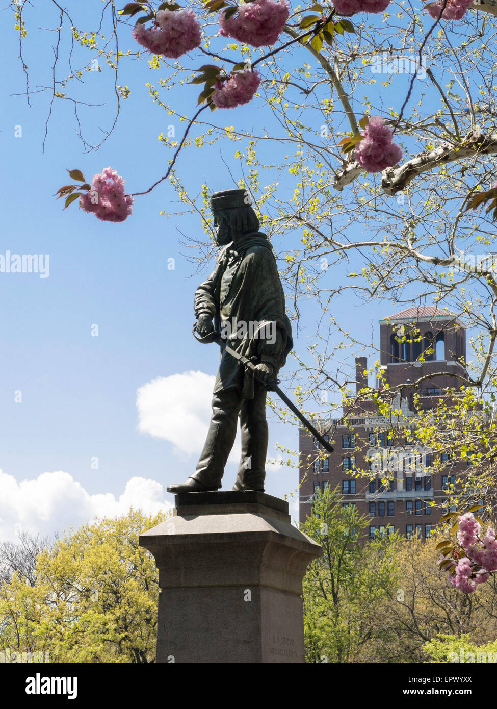 giuseppe-garibaldi-statue-washington-square-park-in-greenwich-village