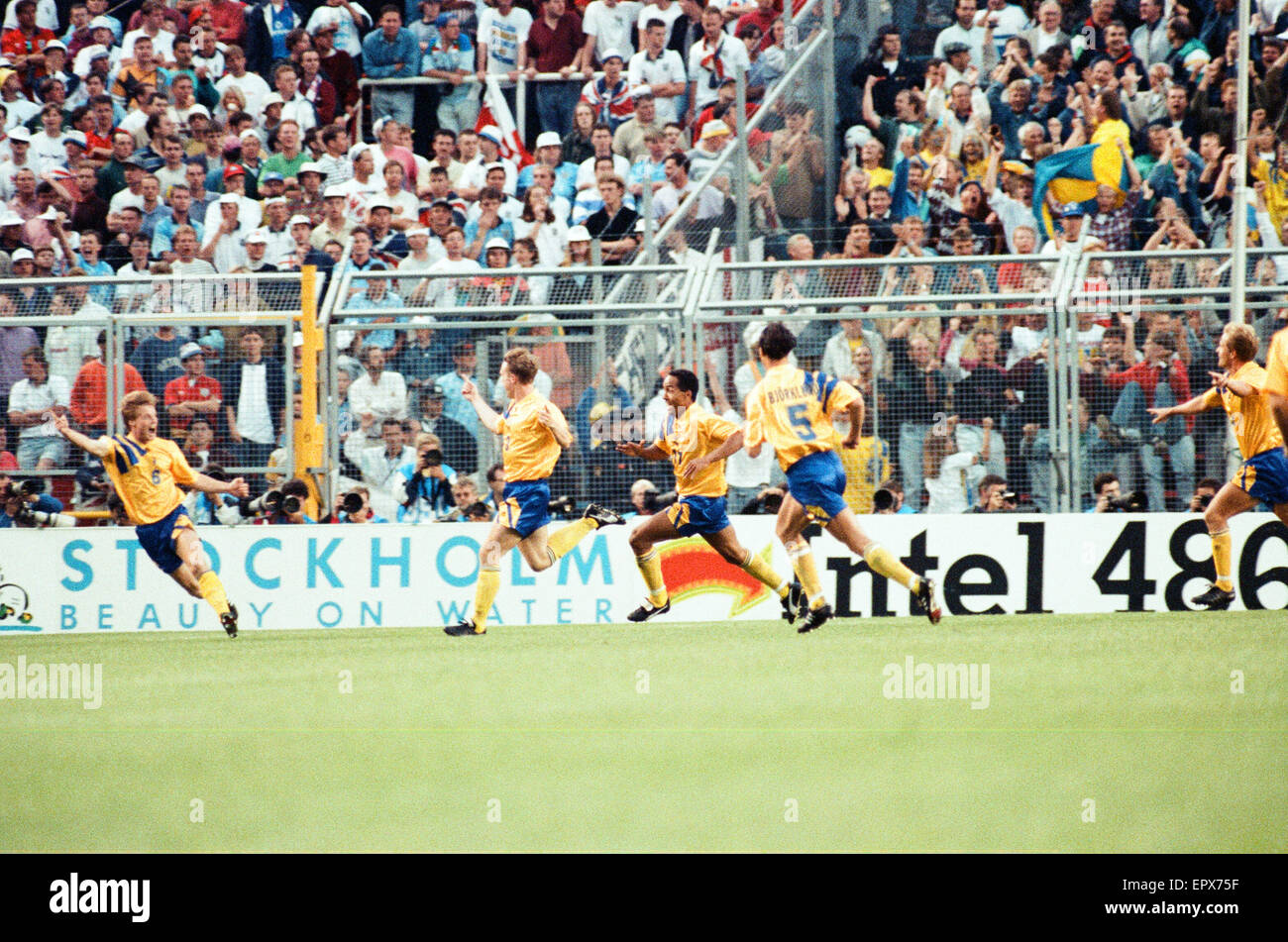 Sweden v England, European Championship Match, Group Stage, Group 1, R¿undastadion, Solna, Sweden,  17th June 1992. Goal.   Final score: Sweden 2-1 England Stock Photo