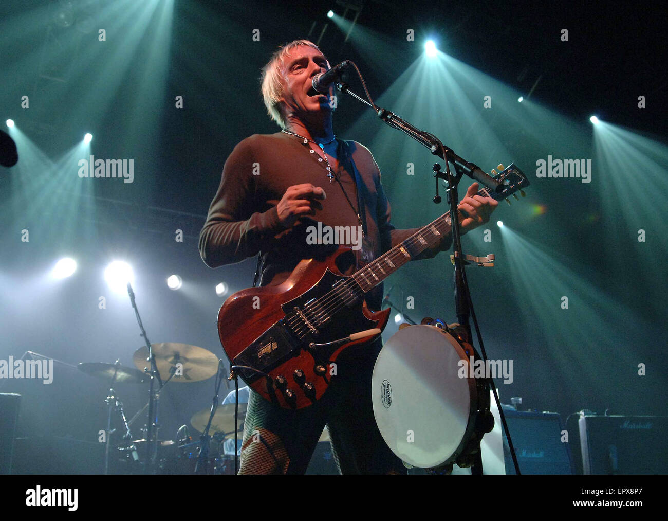paul weller in concert telford Stock Photo Alamy