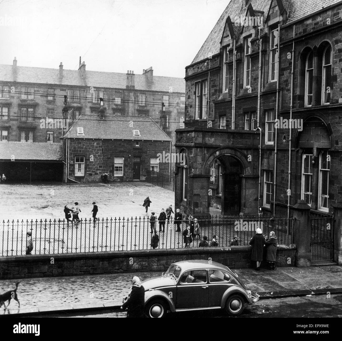 Ian Brady Childhood Background. Pictures taken December 1965. Ian Brady, then known as Ian Sloan, grew up in Camden Street, Gorbals area of Glasgow, Scotland. Pictured, Camden Street Primary School, which he attended. Stock Photo