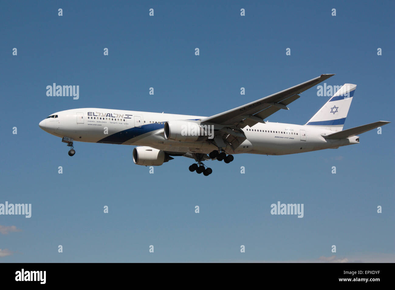 Commercial air travel. El Al Israel Airlines Boeing 777-200ER passenger aeroplane on approach Stock Photo