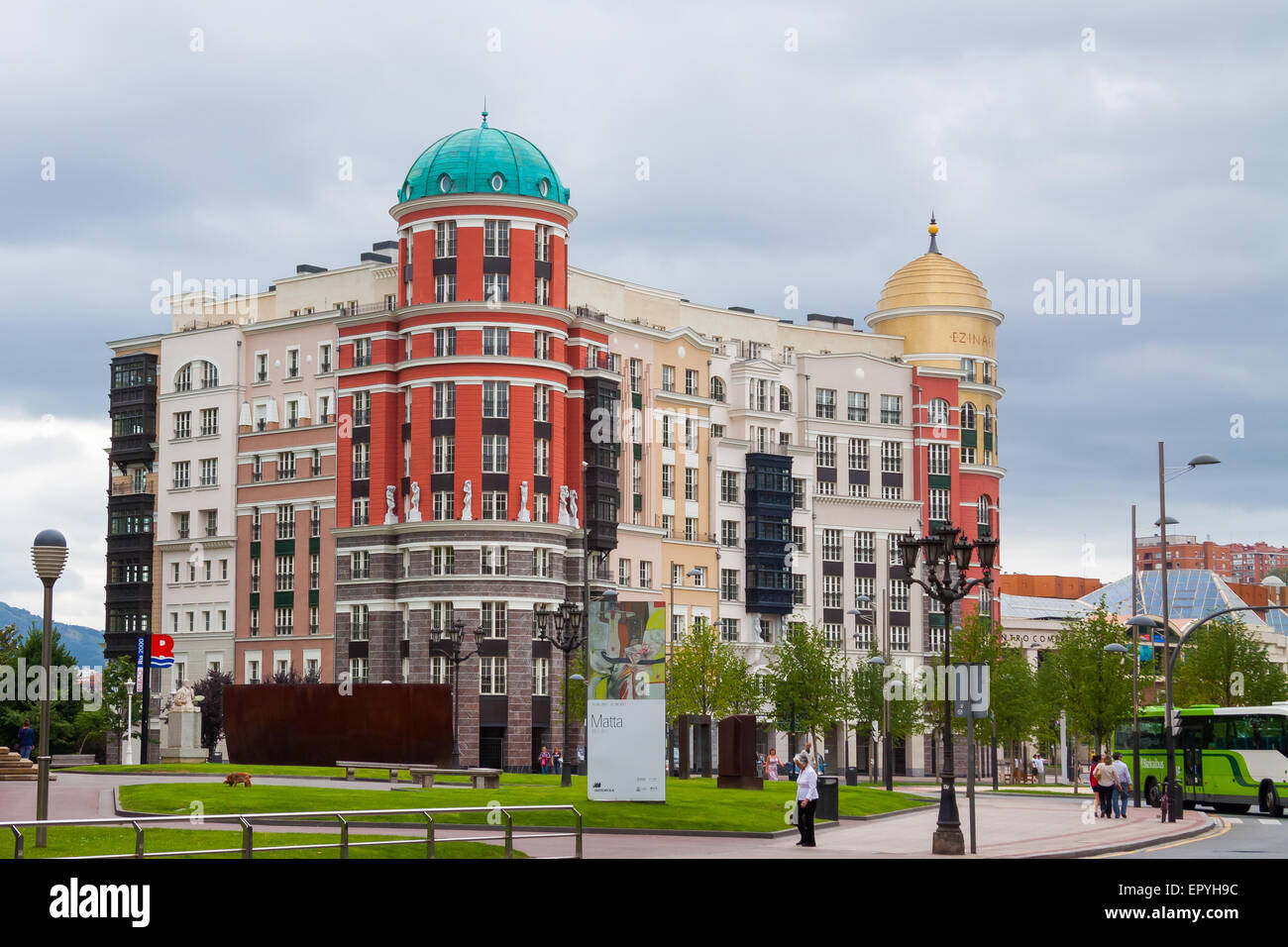 Bilbao building hi-res stock photography and images - Alamy