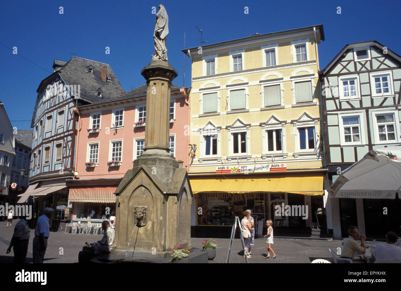 DEU, Germany, Linz at the river Rhine, a column with Virgin Mary at the ...