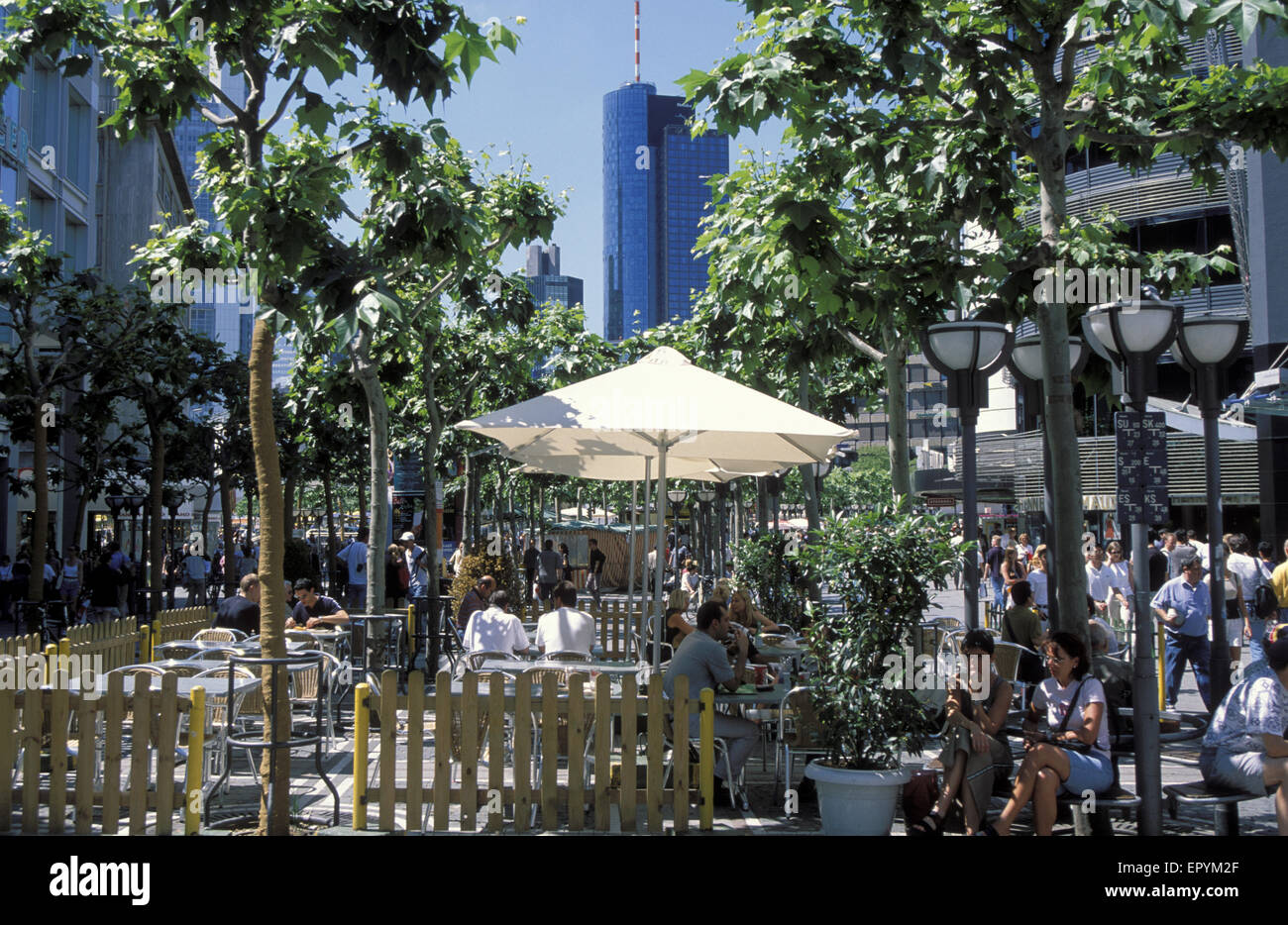 DEU, Germany, Hesse, Frankfurt, street cafe at the shopping street Zeil, view to the Maintower.  DEU, Deutschland, Hessen, Frank Stock Photo