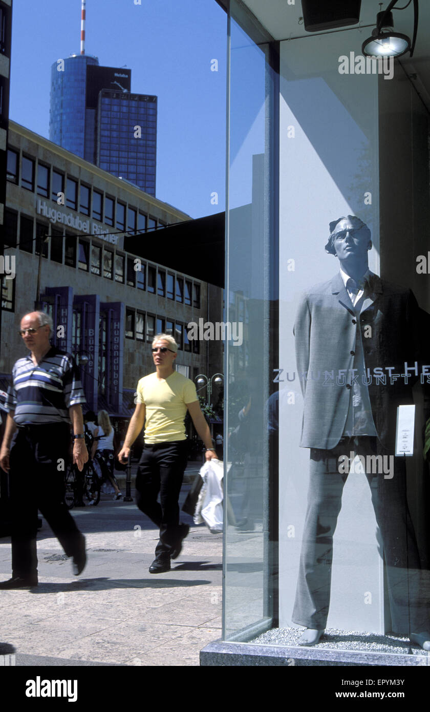 Schaufenster display dummy hi-res stock photography and images - Alamy