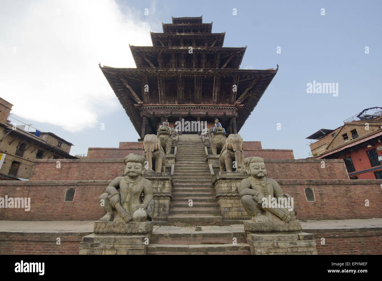 Earthquake Damaged Houses In Bhaktapur Hi-res Stock Photography And ...