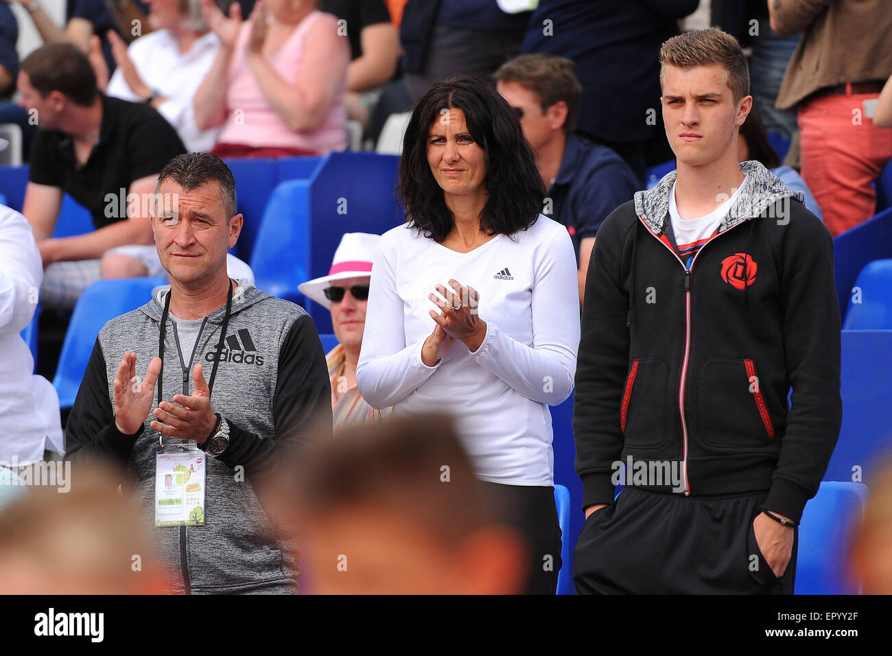 Strasbourg, France. 23rd May, 2015. STrasbourg International WTA tennis  tournament, Ladies singles final, Samantha Stosur versus Kristina Mladenovic.  Dzenita Mladenovic (FRA) and brothers Luka Mladenovic with Father  (FRA)Dragan Mladenovic (FRA) Credit ...