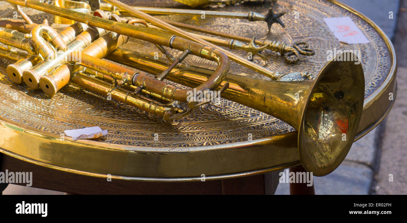 Old trumpet hi-res stock photography and images - Alamy