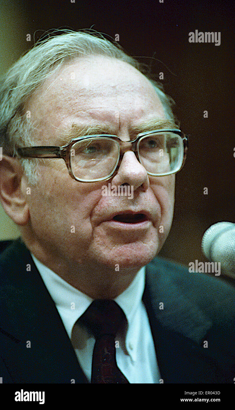 Warren Buffet, testifies in front of House Subcommittee on Finance ...