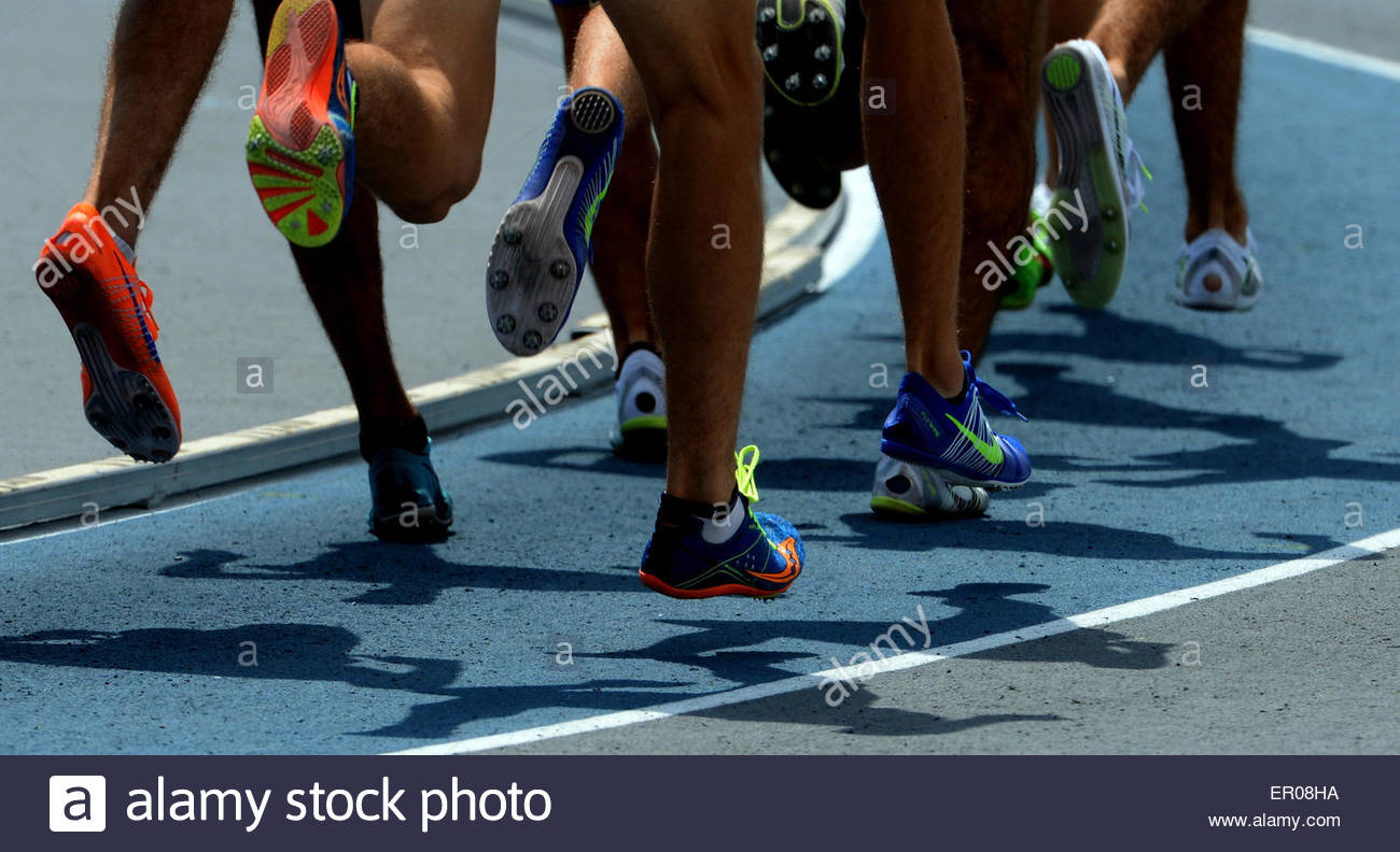 1600 meter running shoes