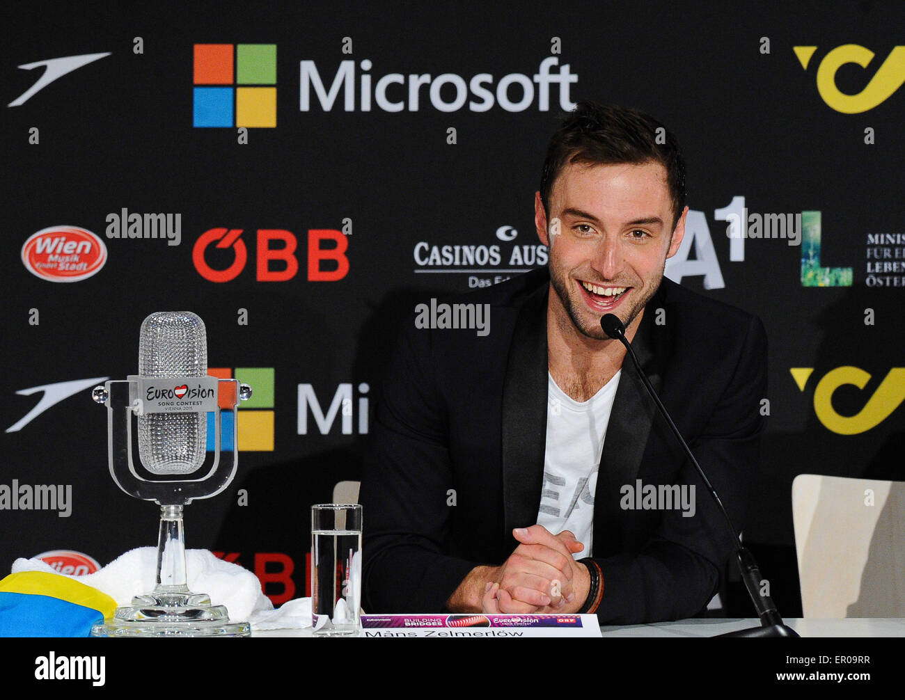 Vienna, Austria. 24th May, 2015. Swedish singer Mans Zelmerlow takes part in a press conference after winning the Eurovision Song Contest final in Vienna, Austria, May 24, 2015. Swedish singer Mans Zelmerlow won the 60th edition of annual Eurovision Song Contest here on Sunday. Zelmerlow, a 28-year-old pop singer and television host, represented Sweden in the contest with the song 'Heroes' and won the final with 365 points, awarded by a combination of a jury and a public vote. © Qian Yi/Xinhua/Alamy Live News Stock Photo