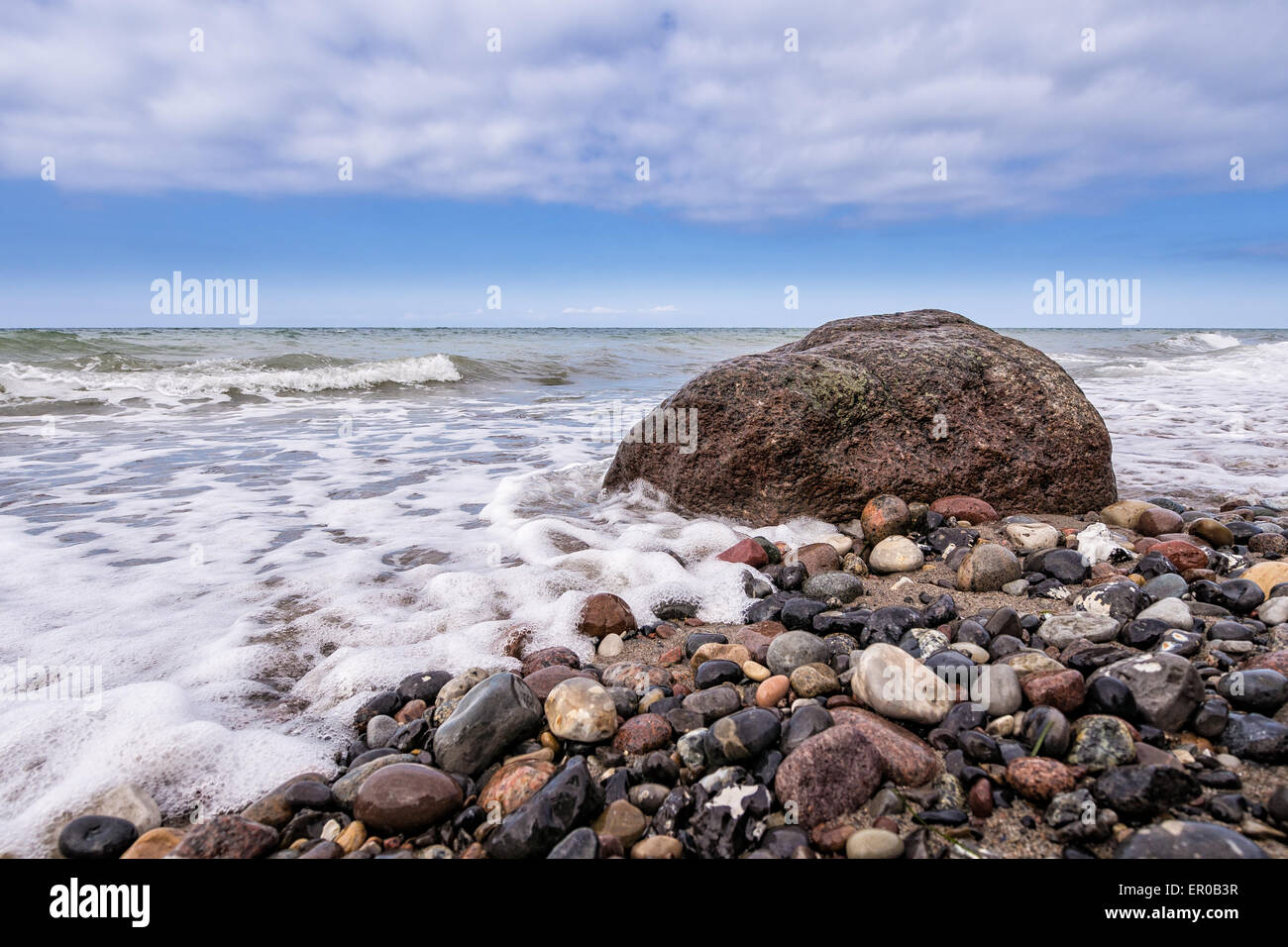 Rock at shore hi-res stock photography and images - Alamy