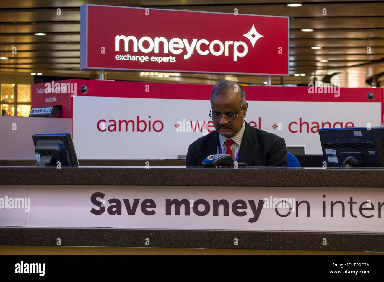 Bureau de change heathrow hires stock photography and images Alamy