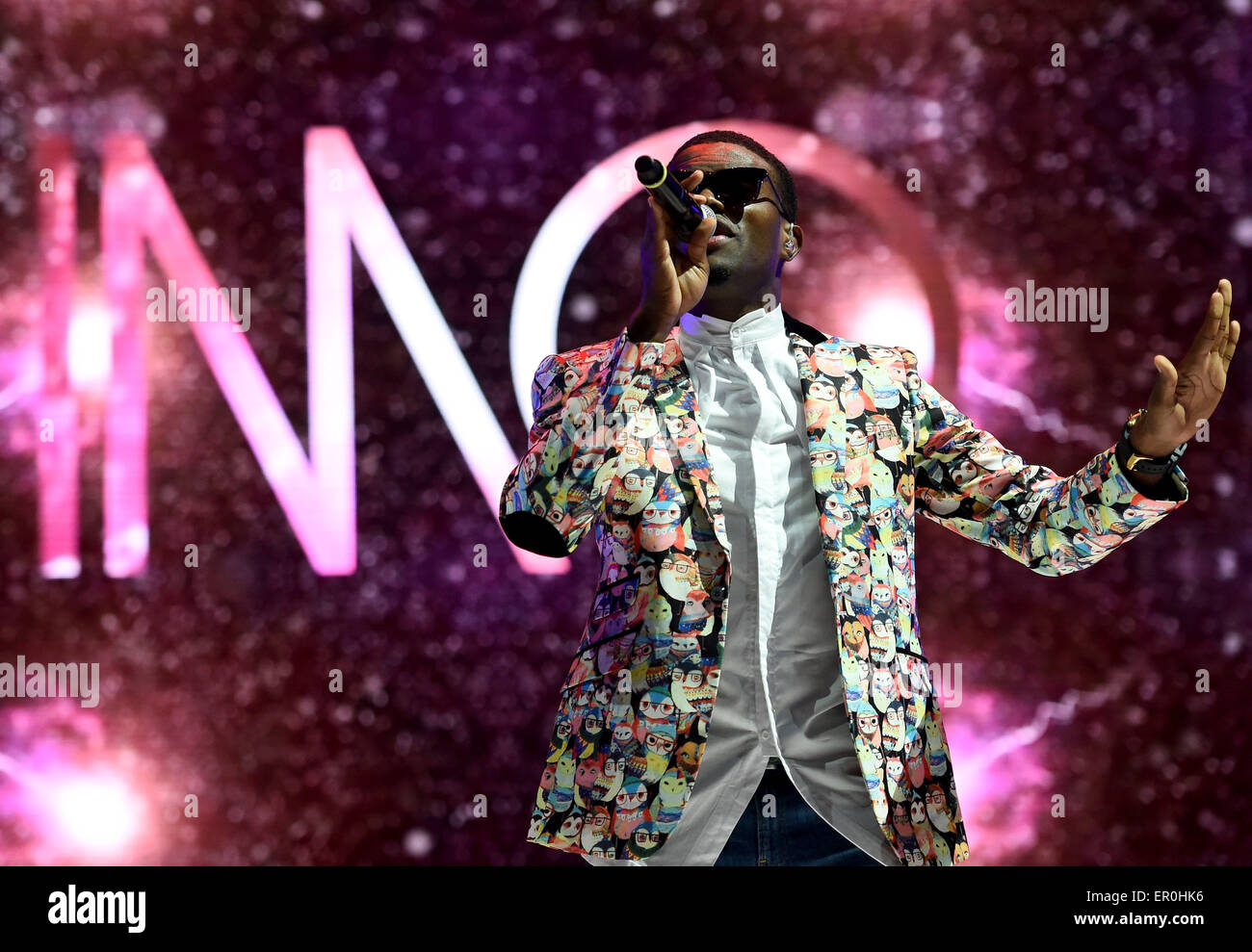Munich, Germany. 23rd May, 2015. HANDOUT: Singer Omi performs during the FC Bayern Muenchen Champions dinner at Postpalast on May 23, 2015 in Munich, Germany. Photo by Lars Baron/Bongarts/Getty Images/FC Bayern/dpa (Editorial use only) Credit:  dpa/Alamy Live News Stock Photo