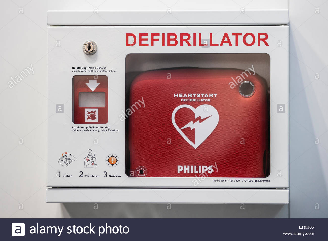 Heart Defibrillator Stock Photos & Heart Defibrillator Stock Images Alamy