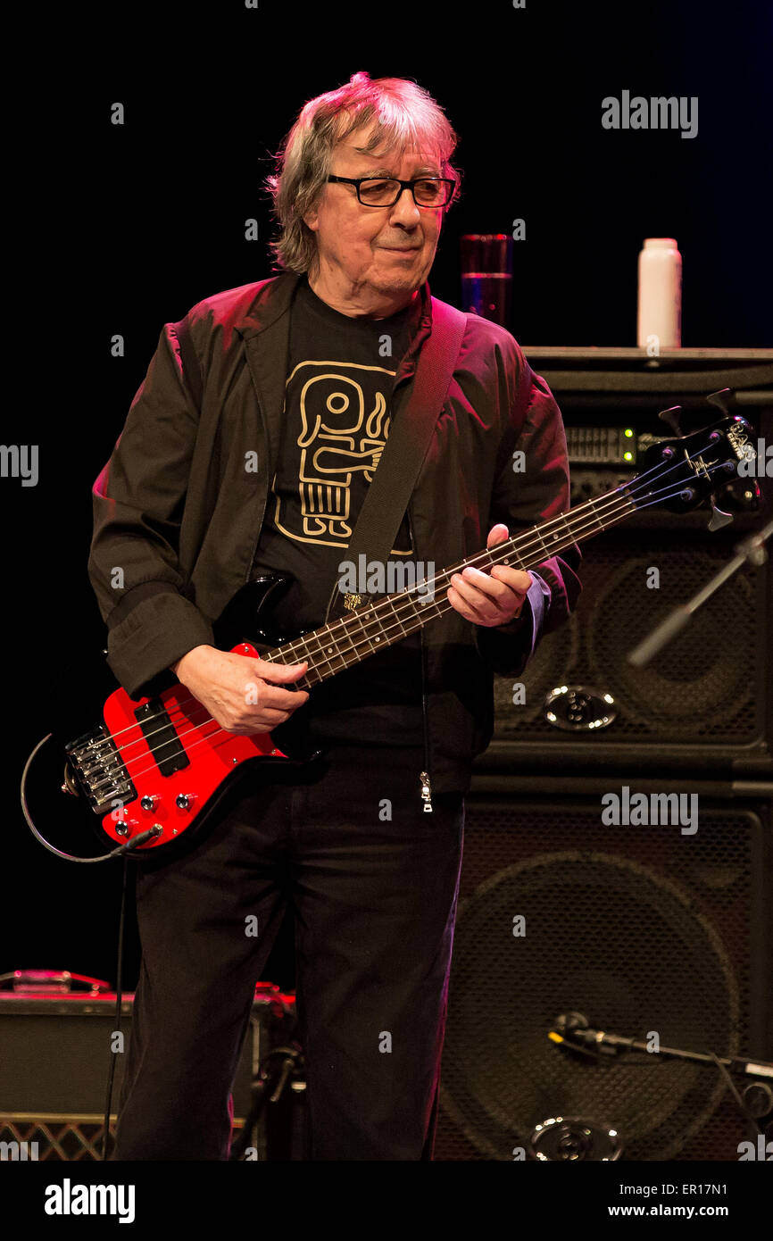 BILL WYMAN参加！BOOTLEG KINGS/TRAVLIN