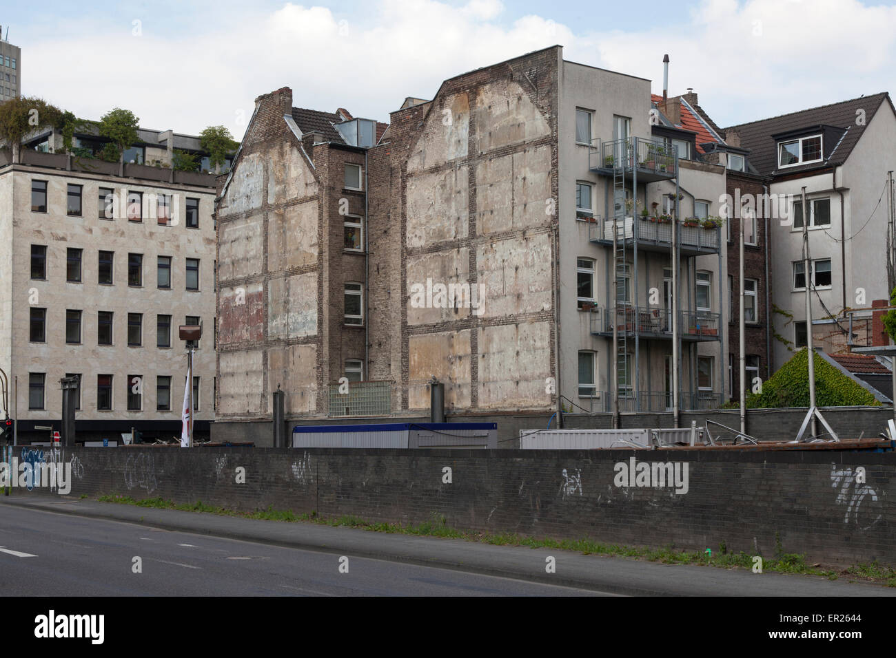 Europa, Deutschland, Nordrhein-Westfalen, Koeln, Giebelwand eines Hauses am Thuermchenswall Ecke Turiner Strasse, Umrisse eines  Stock Photo