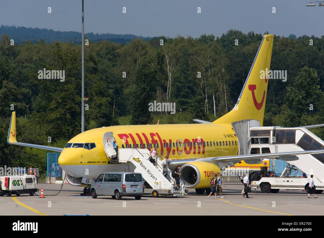 Europe, Germany, Cologne, Cologne Bonn Airport, airplane of the carrier Tui.  Europa, Deutschland, Koeln, Koeln Bonn Airport, Fl Stock Photo