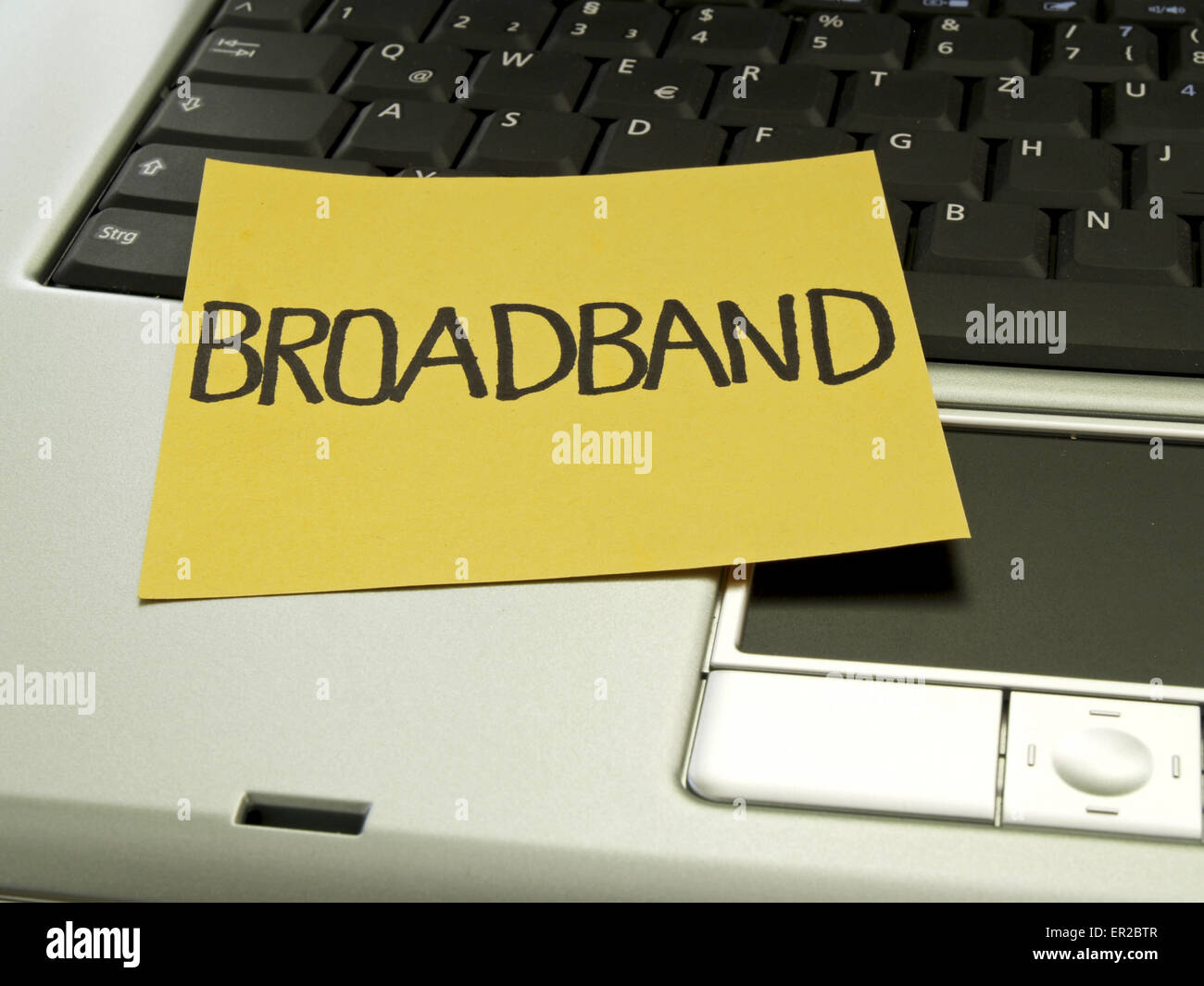 Wherebroad Note Memo note on notebook, broadband Stock Photo - Alamy