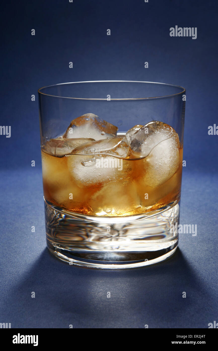 Detail, Glas, Whisky, on the rocks, Eiswuerfel, Whiskey, Getraenk, alkoholisch, Alkohol Stock Photo