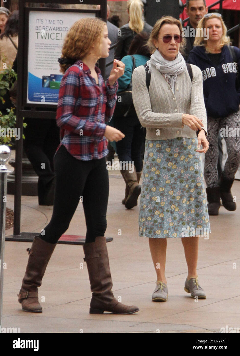 Felicity Huffman With Her Daughter Shopping At The Grove In