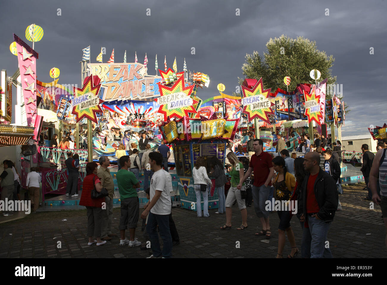 DEU, Germany, Duesseldorf, fun fair at the banks of the river Rhine in ...