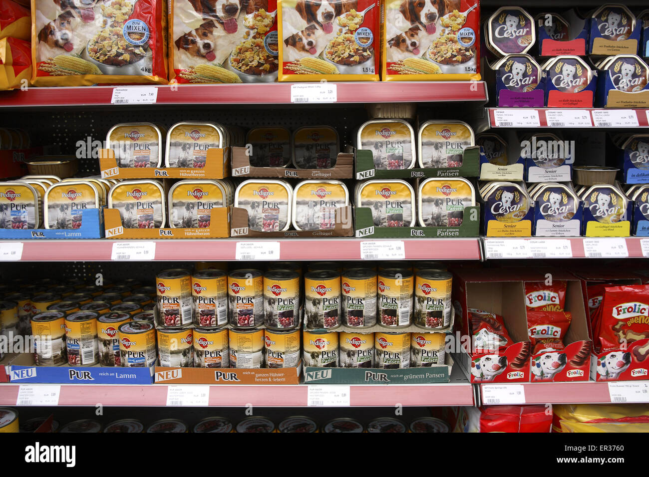 DEU, Germany, Hagen, dog food in a market garden. DEU, Deutschland