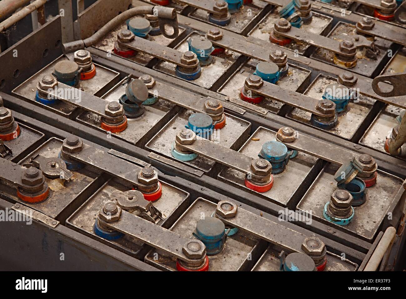 Щелочные аккумуляторы 2нкп-24м. Акб 2 нкп-24 м. Щелочные аккумуляторы нкн-10. Аккумуляторы щелочные тнж. Щелочные аккумуляторы 5kpl 70.