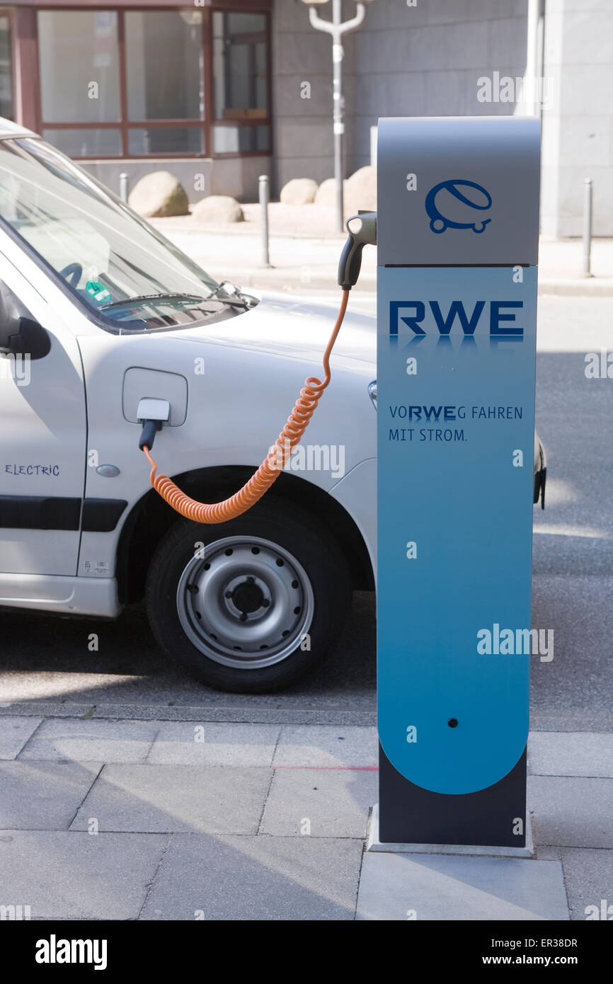 Europe, Germany, North RhineWestphalia, Ruhr area, Essen, charging