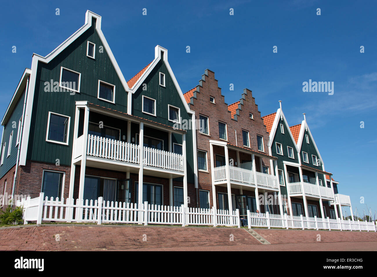 traditional Dutch houses in Volendam, the Netherlands Stock Photo Alamy