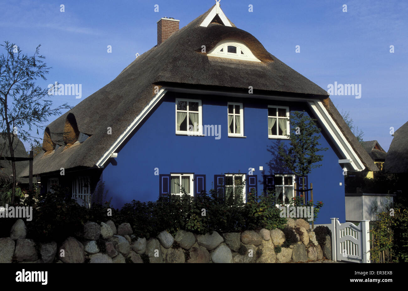 DEU, Germany, Mecklenburg-Western Pomerania, Ahrenshoop at the Baltic Sea, house with thatched roof.  DEU, Deutschland, Mecklenb Stock Photo